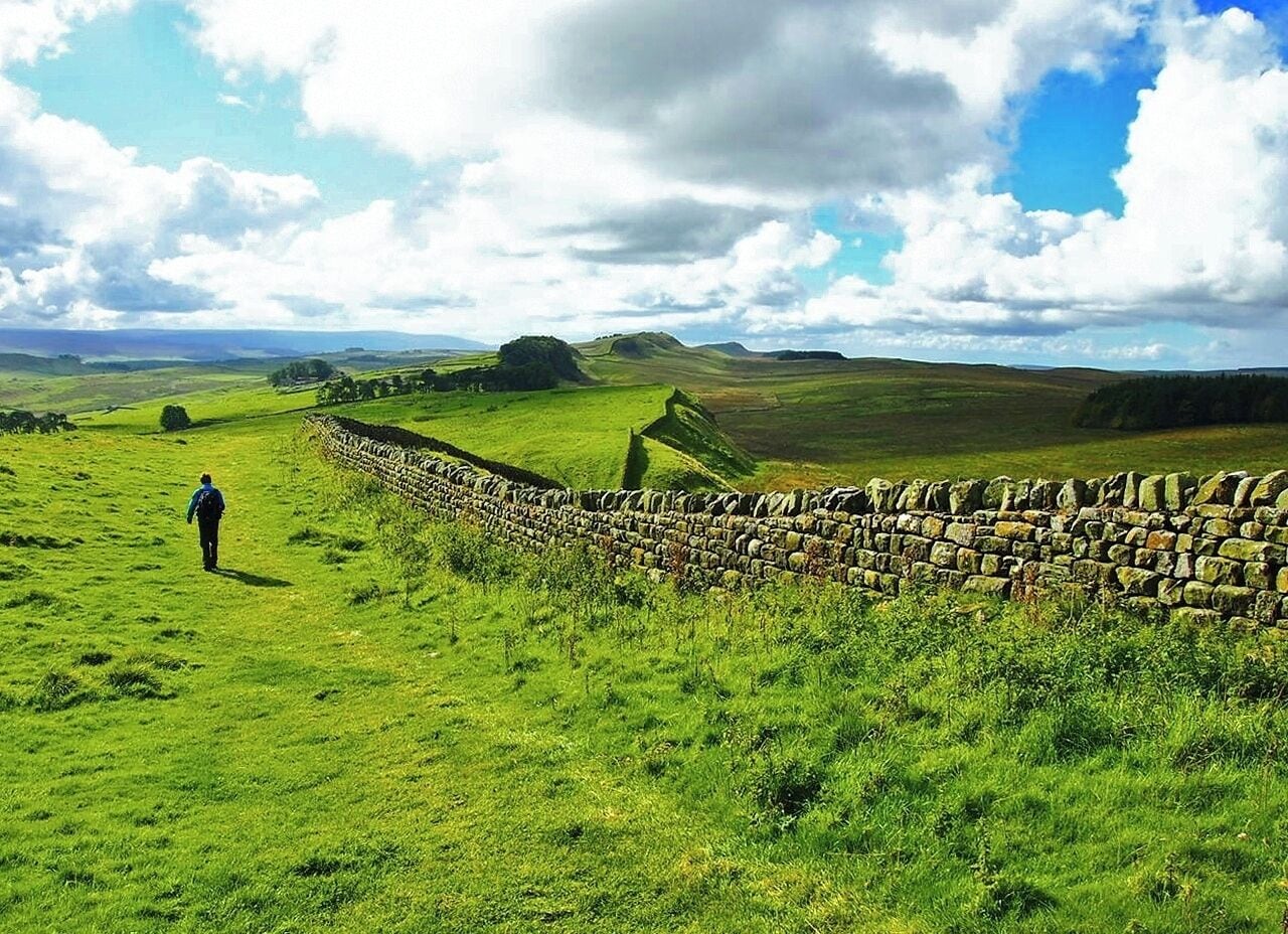Hadrian's Wall runs across England from the North Sea coast in the east to the Irish Sea coast in the west. The Hadrian's Wall Path runs along this ancient Roman border and can be completed in 6 days of #hiking.