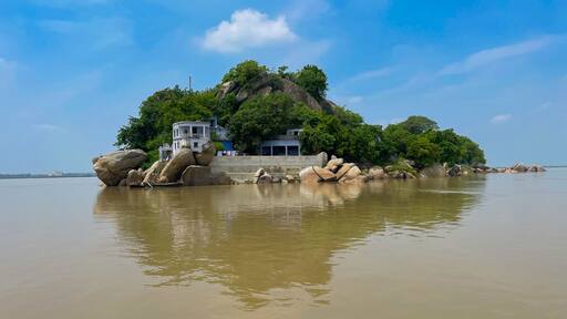 Kahalgaon Island is located in the Bhagalpur district of Bihar, India. There is a Temple located on top of the island