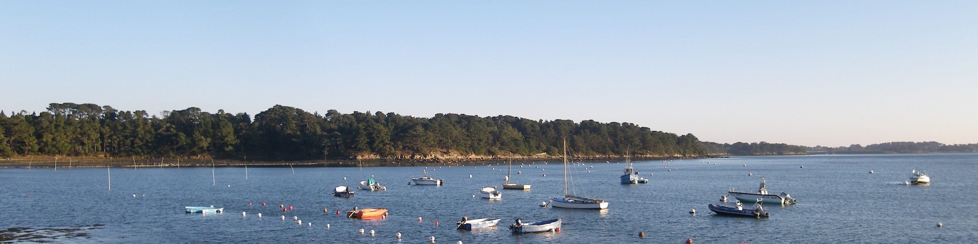 le golfe du morbihan vu du port de larmor baden