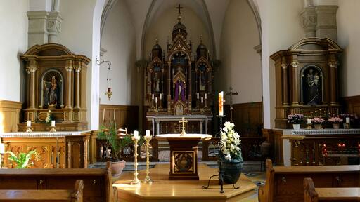 De Chouer an der Kierch zu Bur.