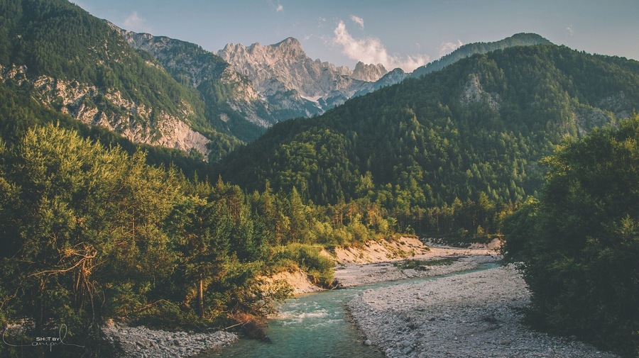 The beauty of the Julian Alps and the Triglav NP. A great place for trekking, hiking, climbing and biking.
#slovenia #travel #troveon #triglav #alps #nationalpark