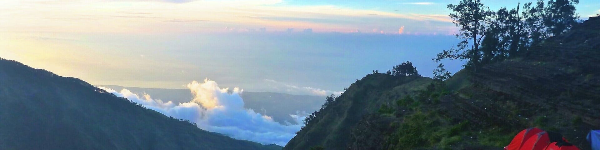 Not a bad camping spot eh?
Our last camp on our way to the top of Mount Rinjani on the island of Lombok, Indonesia.
#indonesia #lombok #hike #goldenhour
#hiking
