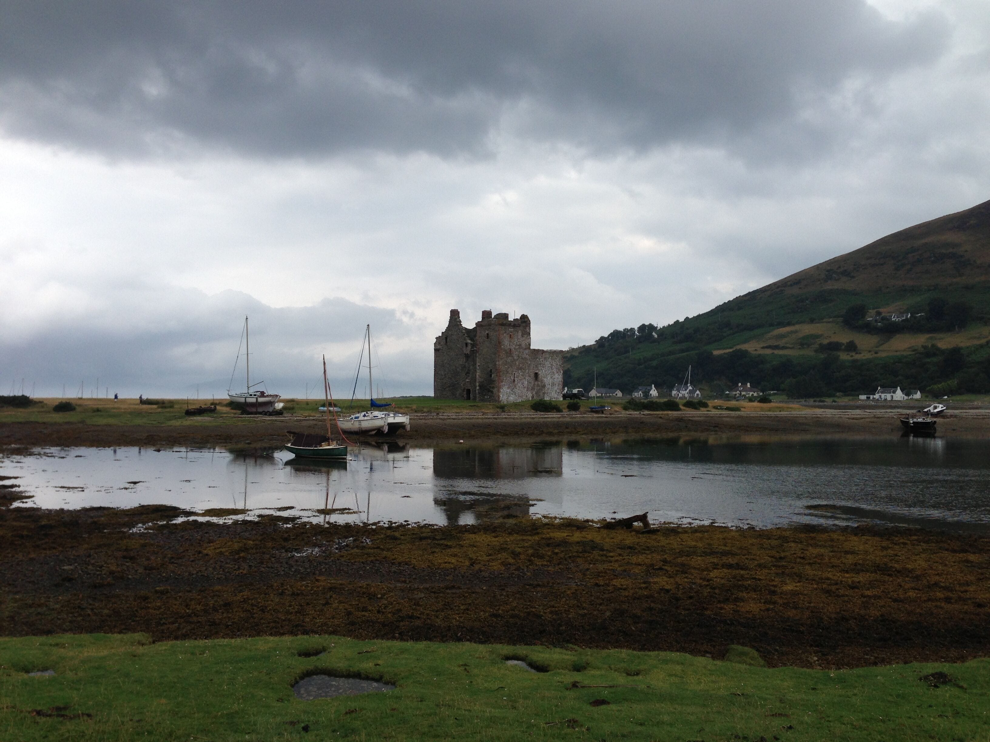 Lochranza Catsle, Isle of Arran, North Ayrshire, Scotland, United Kingdom http://canmore.rcahms.gov.uk/en/site/39807/details/arran+lochranza+castle/