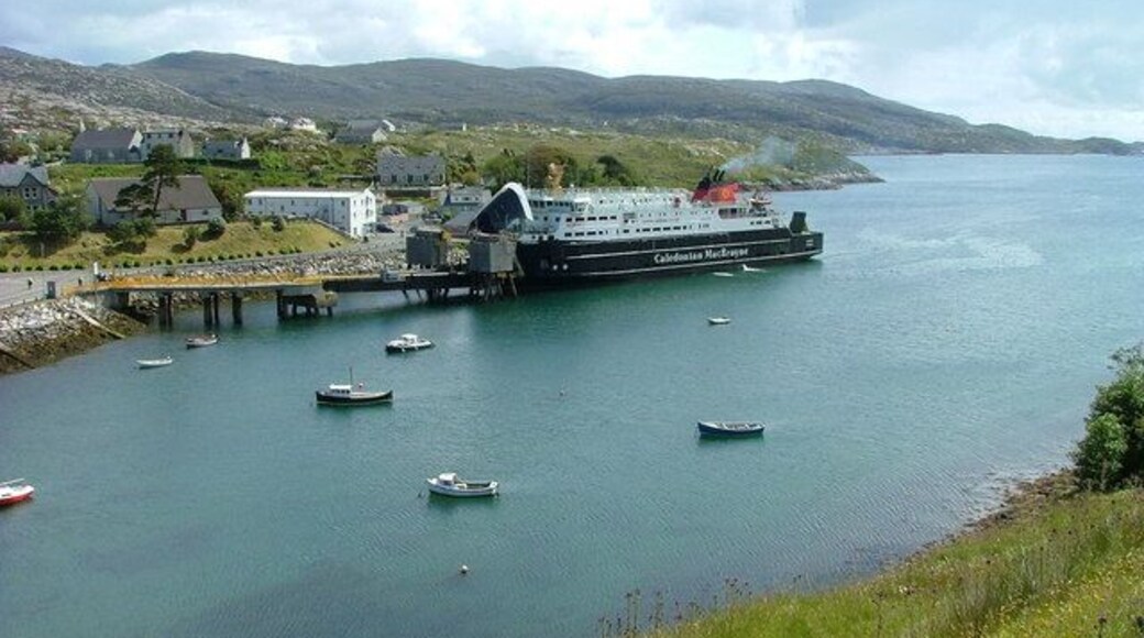 The MV Hebrides at Tarbert pier