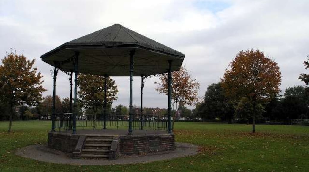 The bandstand -Dovecote Lane Recreation Ground There are a couple of plaques on this bandstand, the one on the left tells us that: This Recreation Ground was opened on July 7TH 1908 By The Right Hon. J.E. ELLIS. M.P. Towards the cost of which HENRY J PEARSON. ESQ. contributed £1000. The one on the right states: This Band Stand was given by LOUIS F. PEARSON. Esq. April 1909