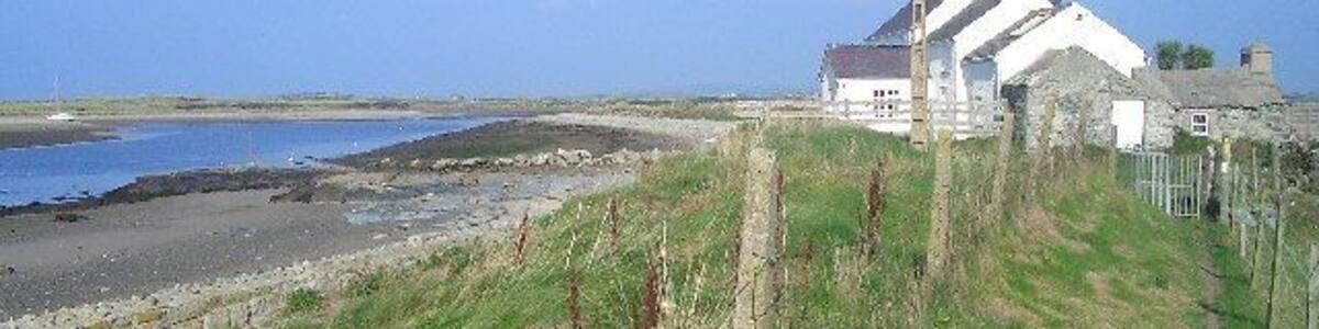 Public footpath near Penrhyn Bach.