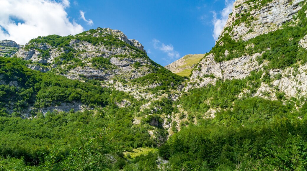 Vista dal sentiero 151 da Foce al lago di Pilato