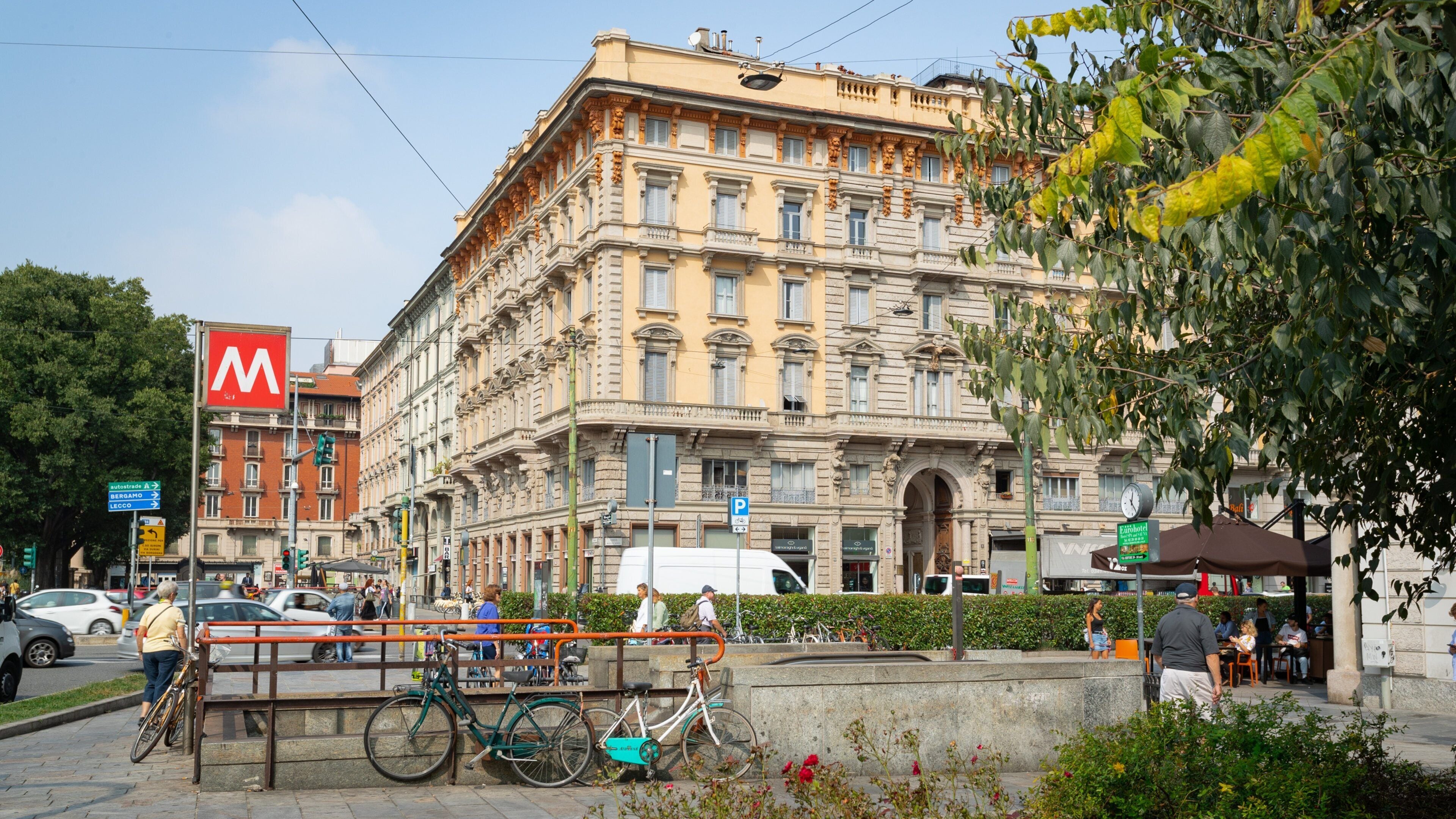 Porta Venezia featuring heritage architecture