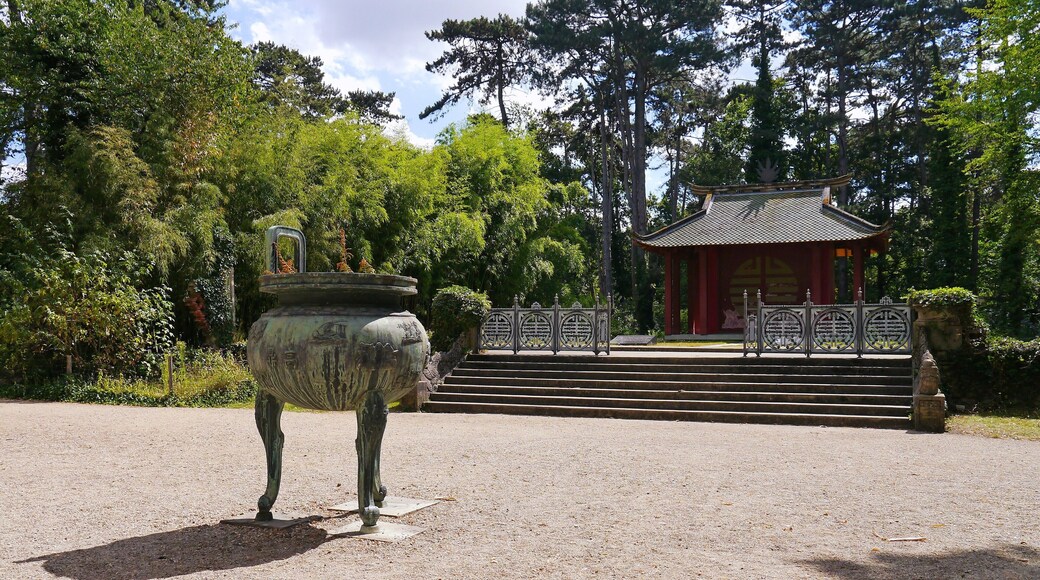 Jardin tropical, Paris 12th arrondissement, France. Temple du souvenir indochinois.