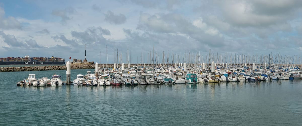 The Anse de Joinville of the marina of Le Havre as seen from Boulevard Clemenceau. The MSC Ariane is visible in the Background.