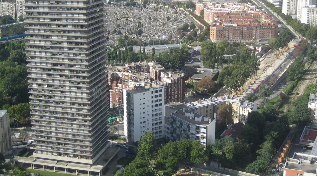 Boulevard Kellermann, Paris, XIIIe arrondissement. You may see on this picture: tour Chambord, cimetière de Gentilly, stade Charléty.