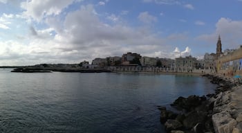 Monopoli - Panoramica della Spiaggia di Porta Vecchia