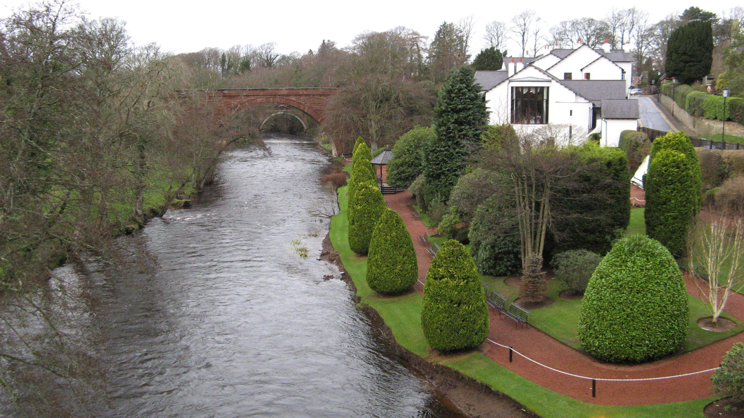 Looking down river from Brig o' Doon