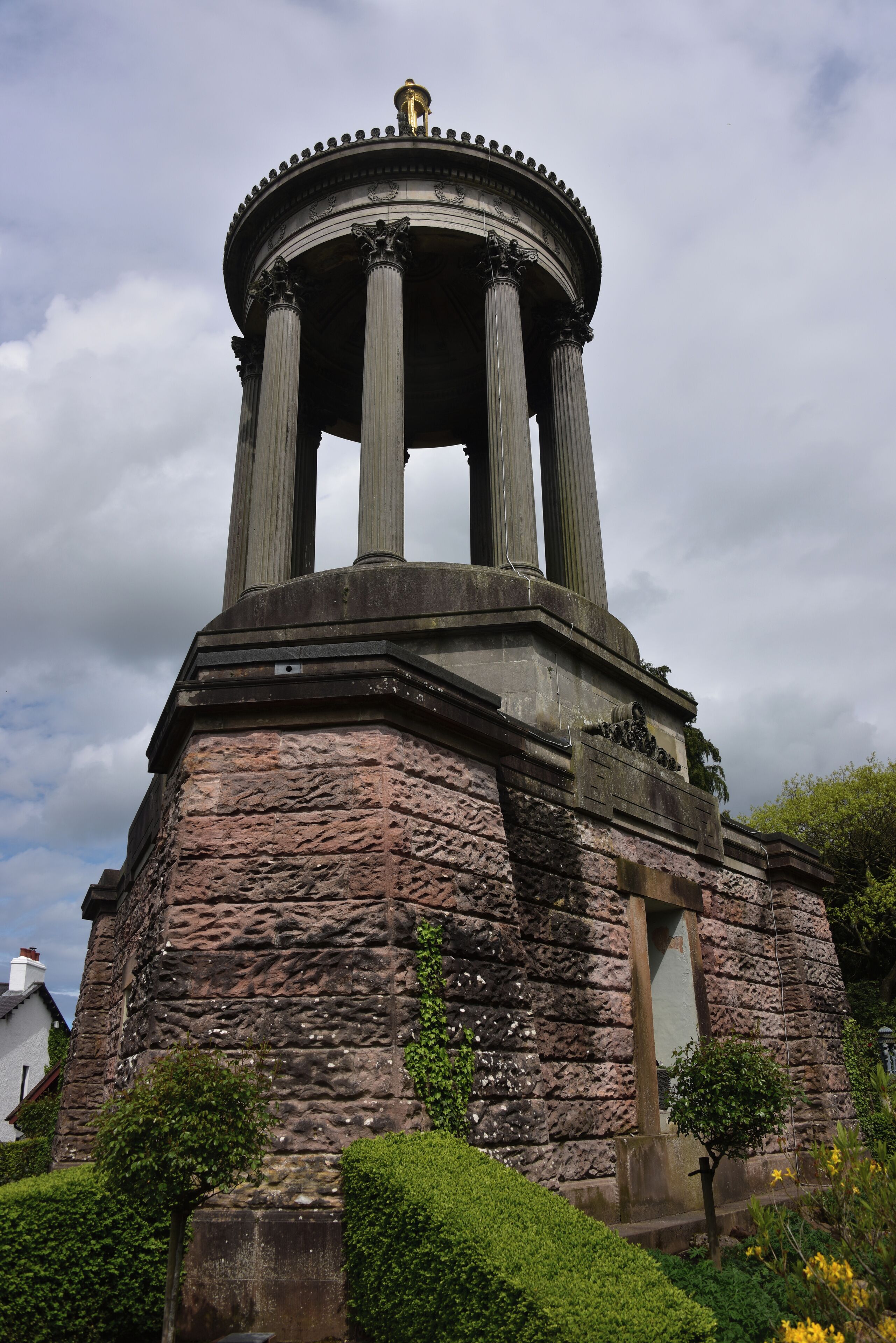 A monument to Robert Burns in his home village of Alloway.