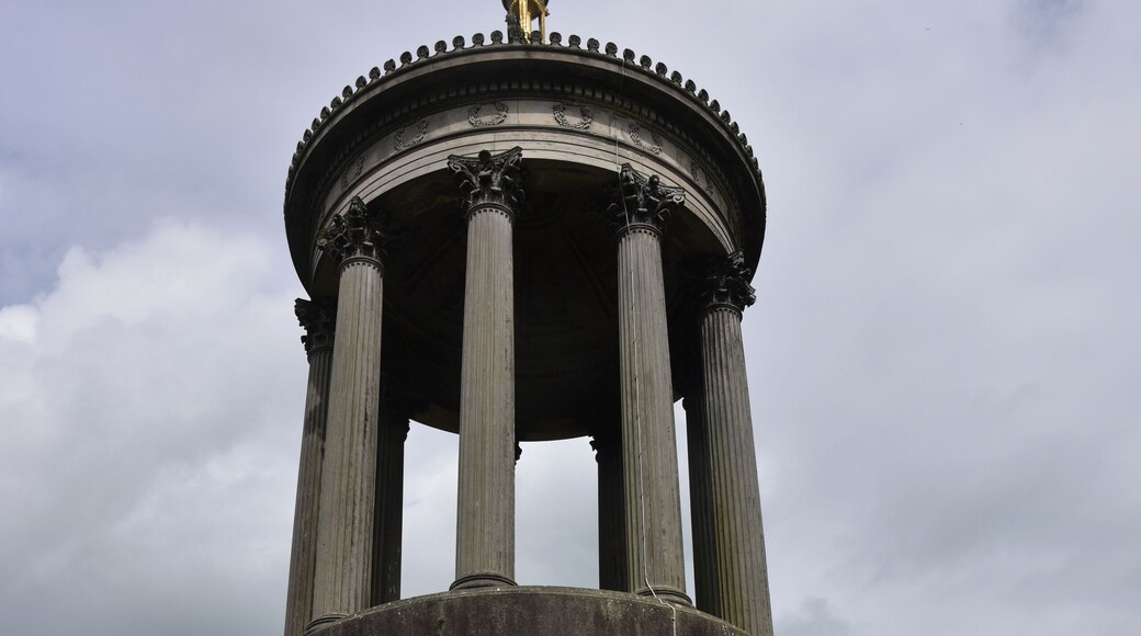 A monument to Robert Burns in his home village of Alloway.