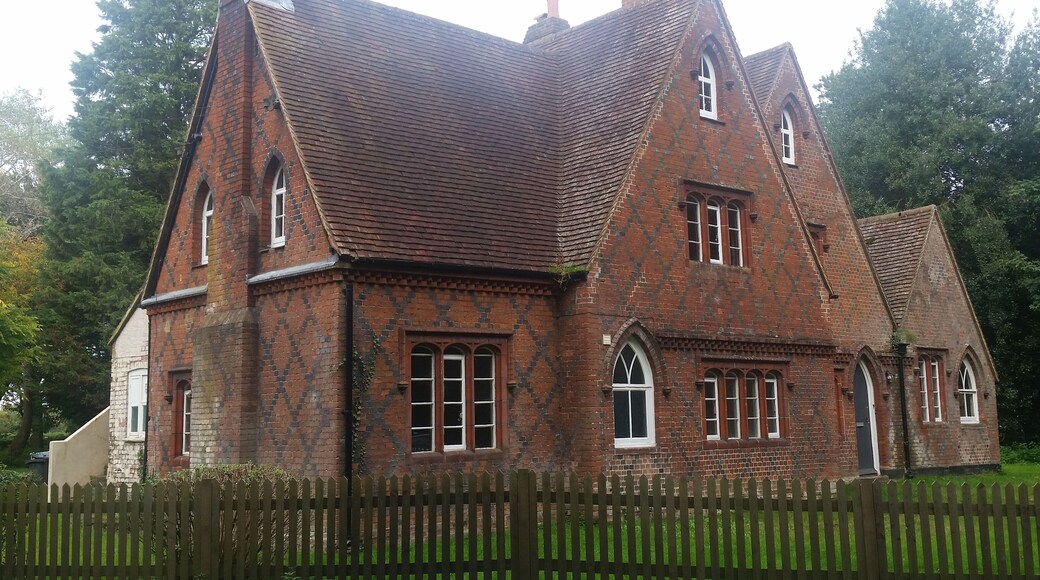 Orchard Cottage, Wisley Wikidata has entry Q26280519 with data related to this item.