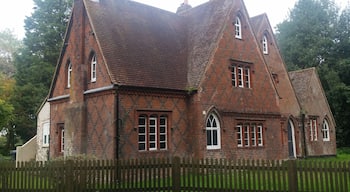 Orchard Cottage, Wisley Wikidata has entry Q26280519 with data related to this item.