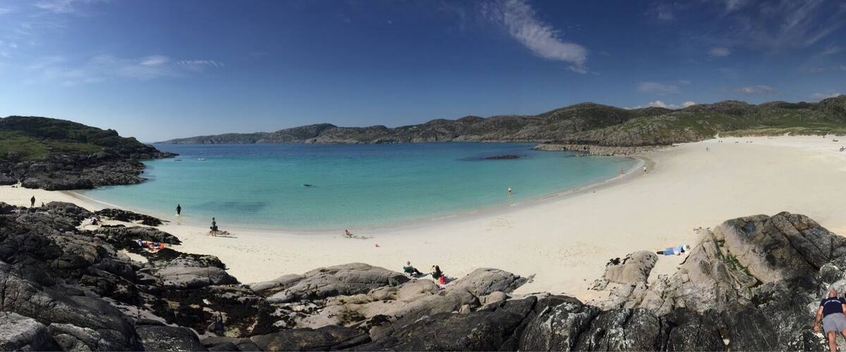 Beautiful bay, popular with kayakers.