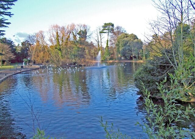 Bourne Hall The lake in the grounds of Bourne Hall.
