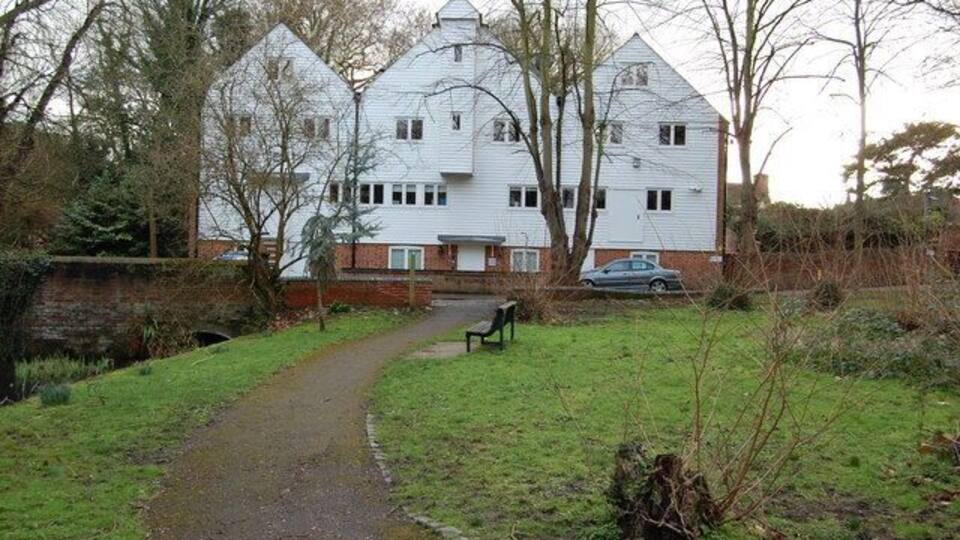 Upper Mill, Ewell The Upper Mill was converted into offices some time ago. Or more accurately, the Upper Mill was demolished and a building bearing a resemblance to the original was erected in its place. http://www.london-footprints.co.uk/wkhogsmilladd.htm