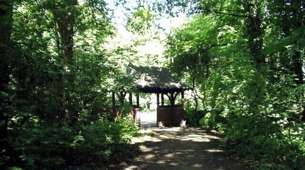 The Sisters Lych Gate The lych gate marks the entrance to Creighton Woods along the A633 road to Rotherham. The gate was a donation from the local Harrop sisters in 1949.