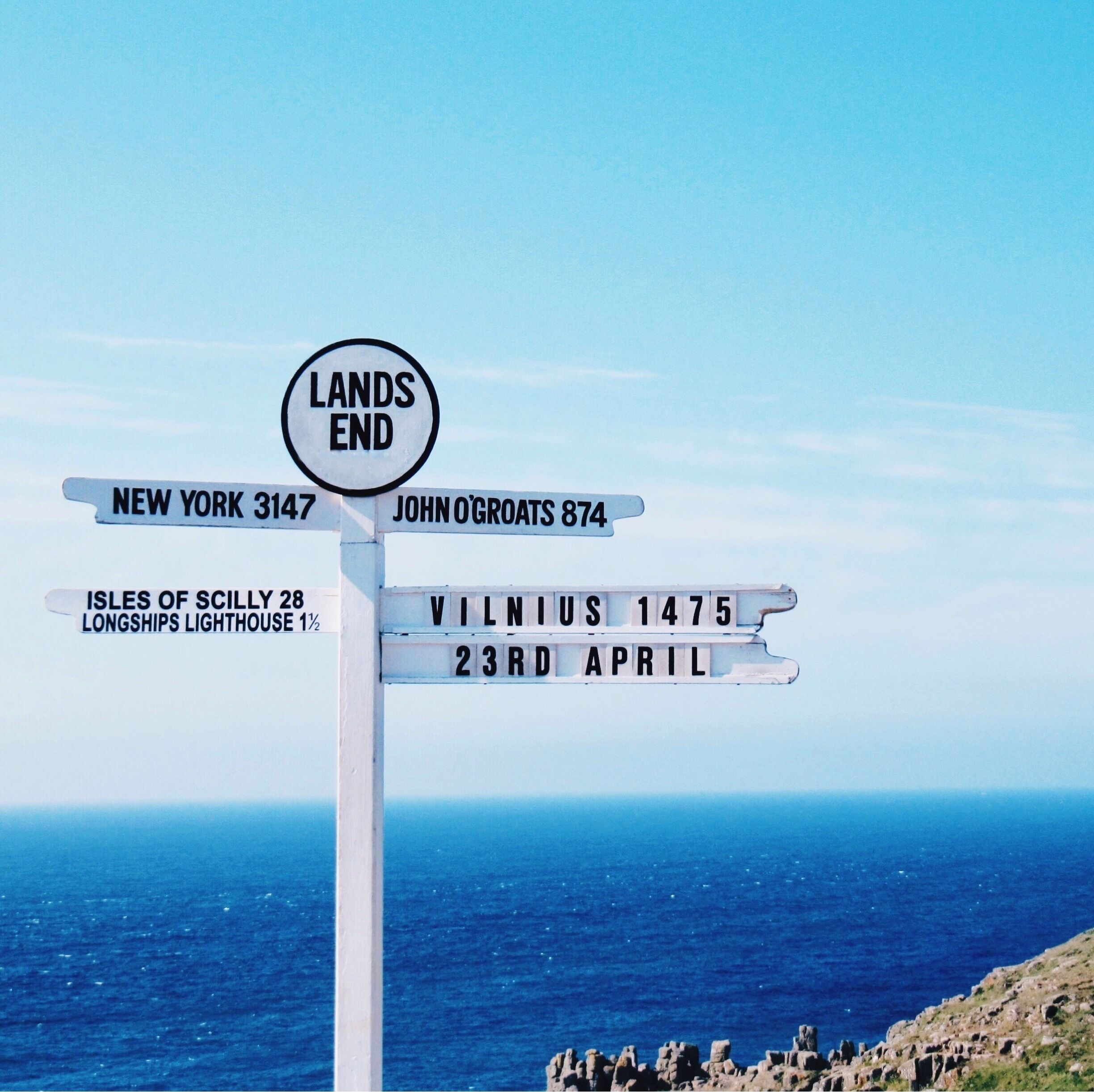Land's End is the most westerly point of mainland Cornwall and England. The famous signpost is an attraction in itself and you can pay the owners to have it customised with directions to your hometown #LifeAtExpedia