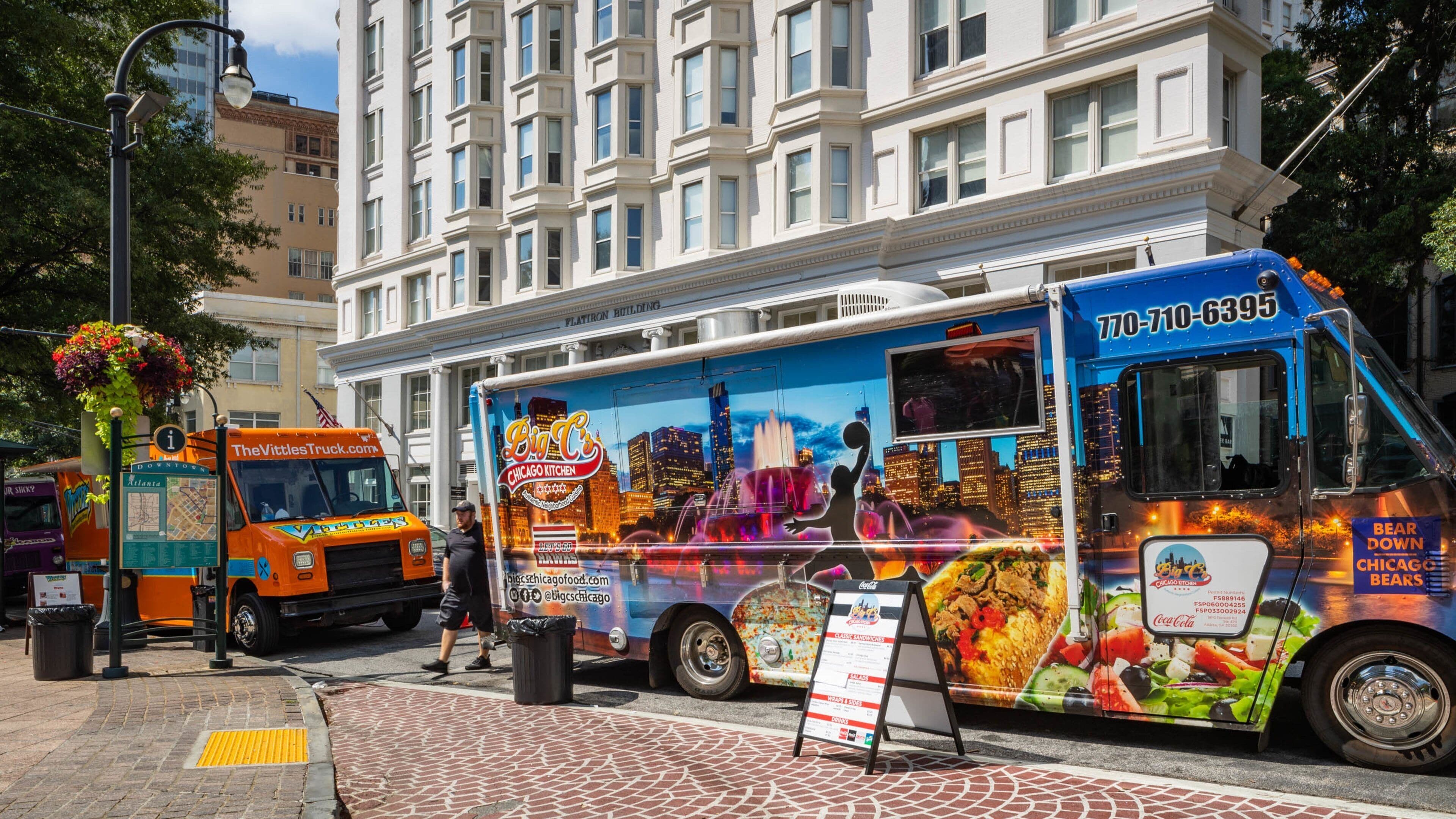 Woodruff Park showing street scenes