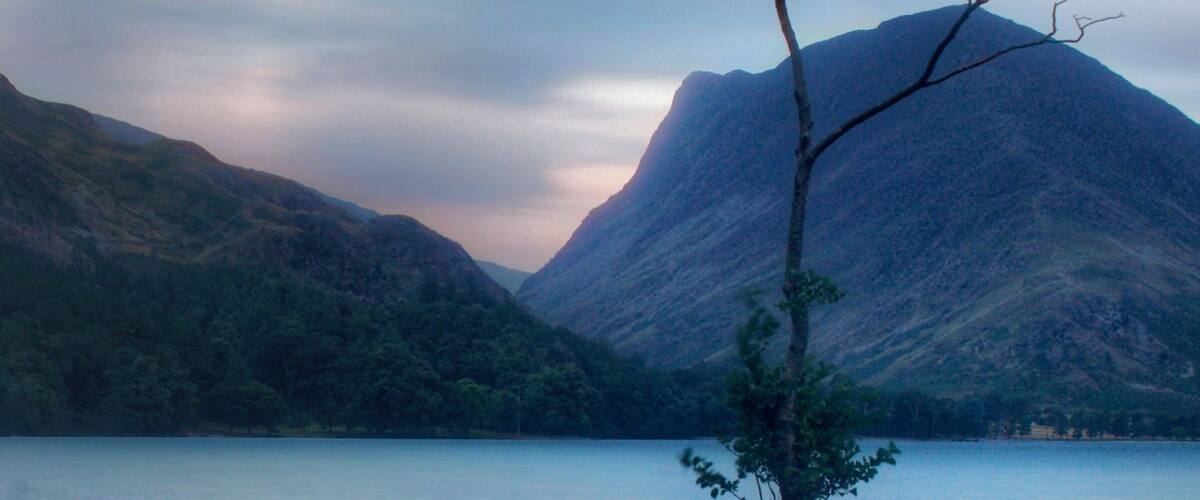 The Lone Tree.
Long exposure to make the most of the fading light.