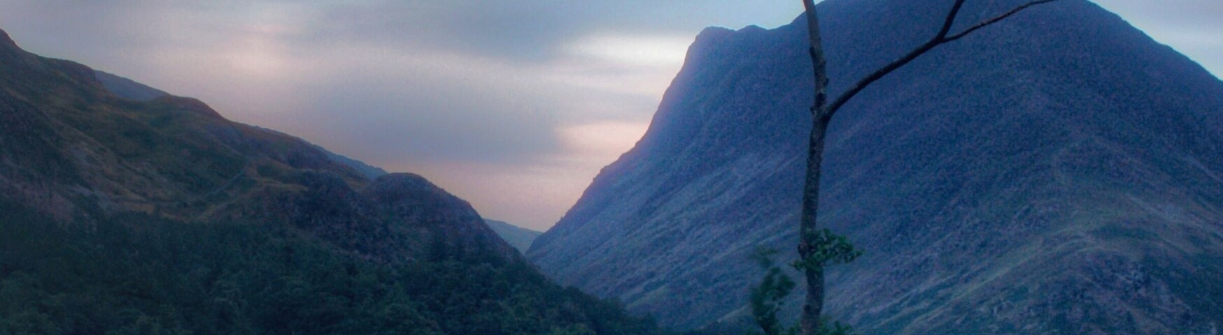 The Lone Tree.
Long exposure to make the most of the fading light.