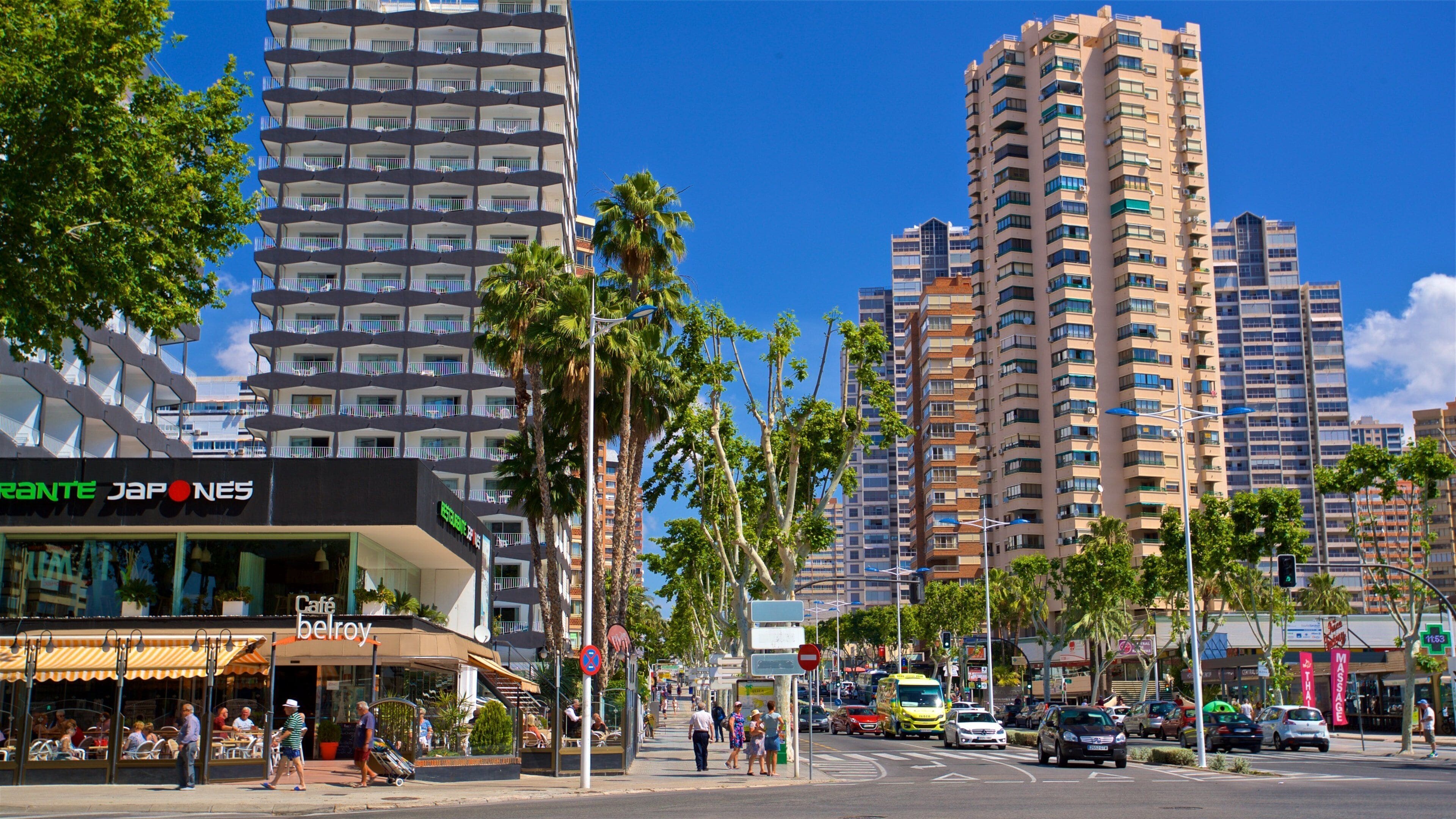 Benidorm Centro showing a city