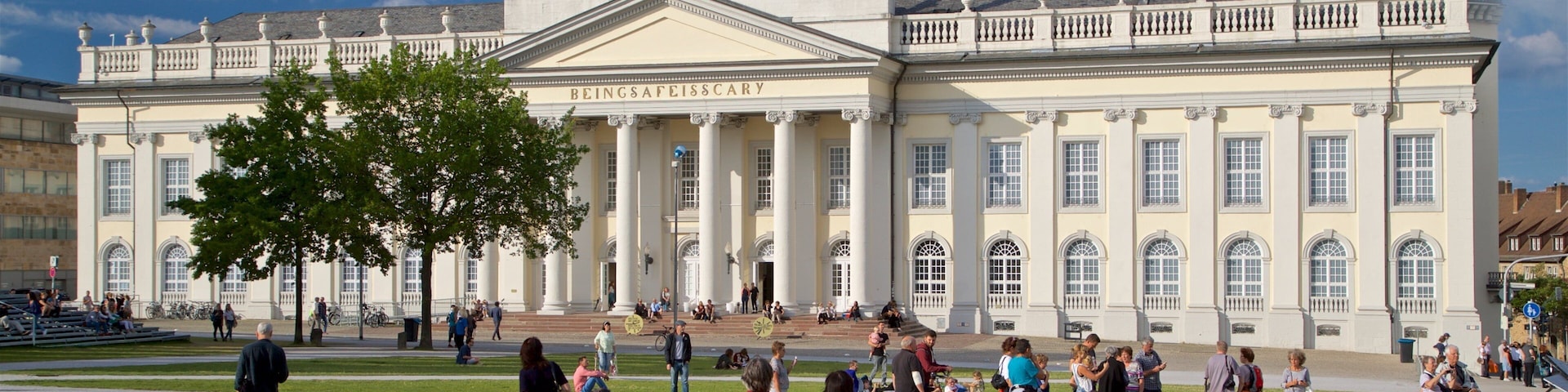 Kassel caracterizando cenas de rua, um parque e arquitetura de patrimônio