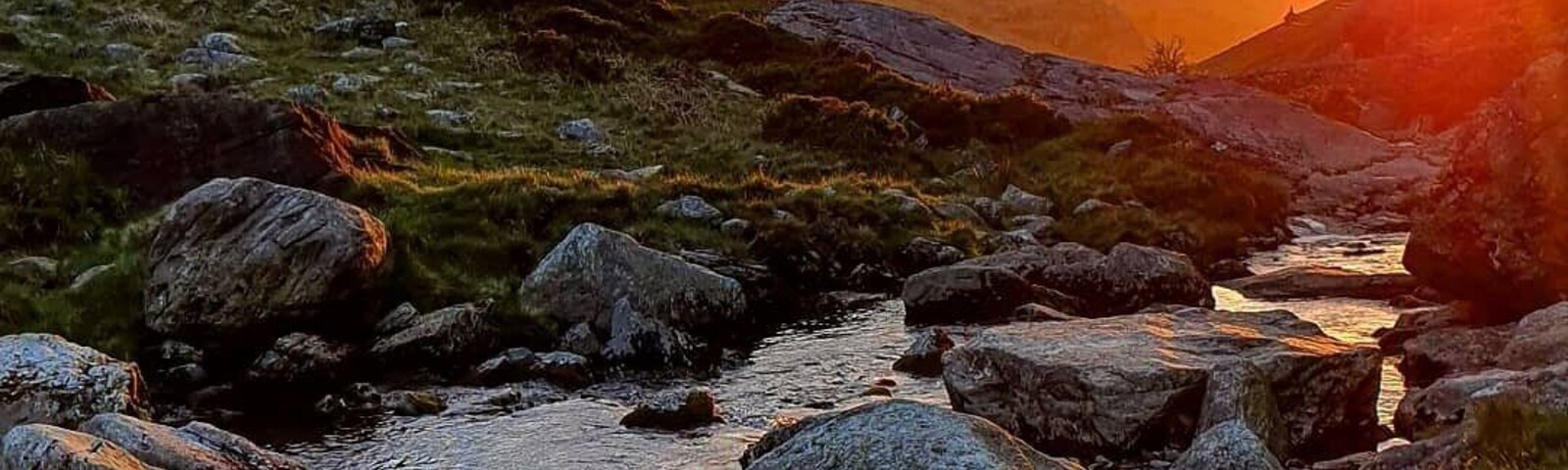 Sunset in Snowdonia, one of the most magical sunset I have seen. At that moment everyone who was driving A4086 has stop to watch it setting by the stream #lifeatexpediagroup #wales #sunset
