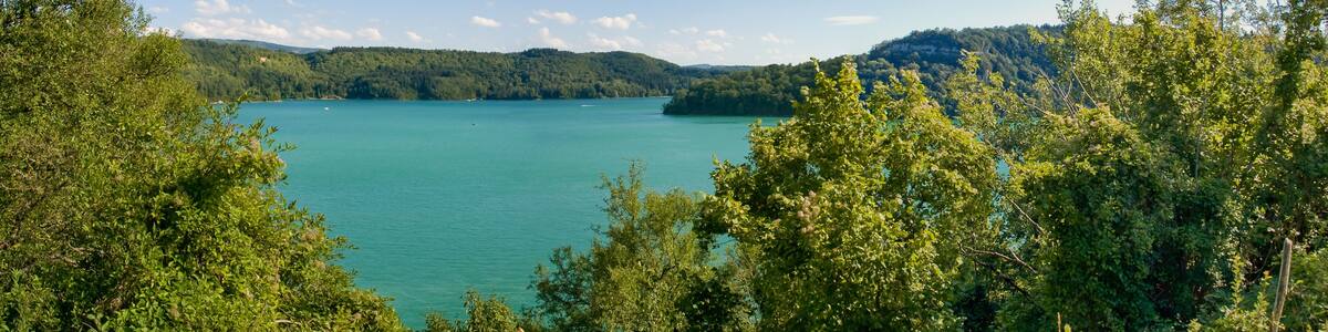 lac de vouglans river, france