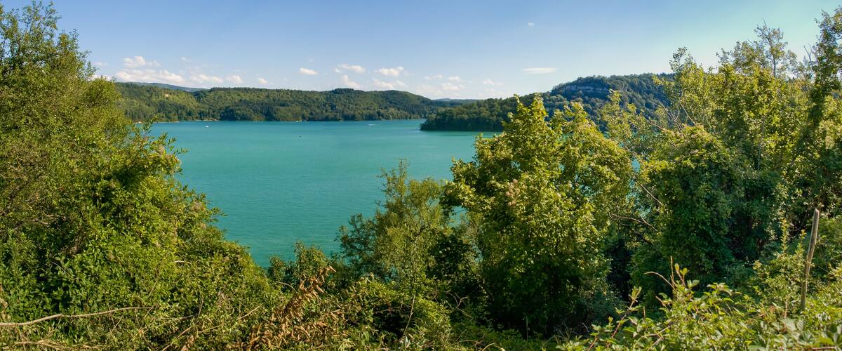 lac de vouglans river, france