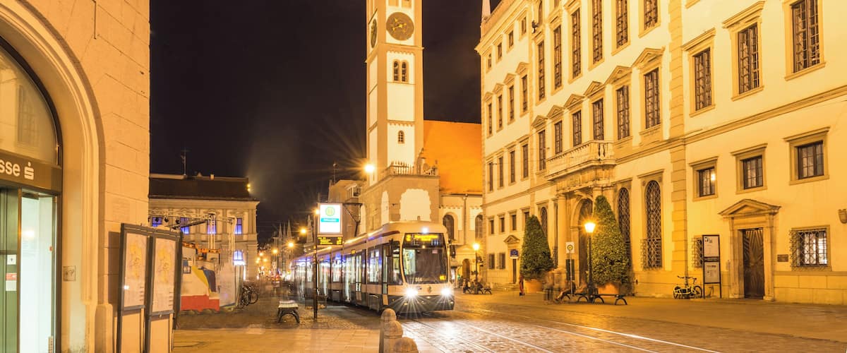 Augsburg - Maximilianstraße und Perlachturm