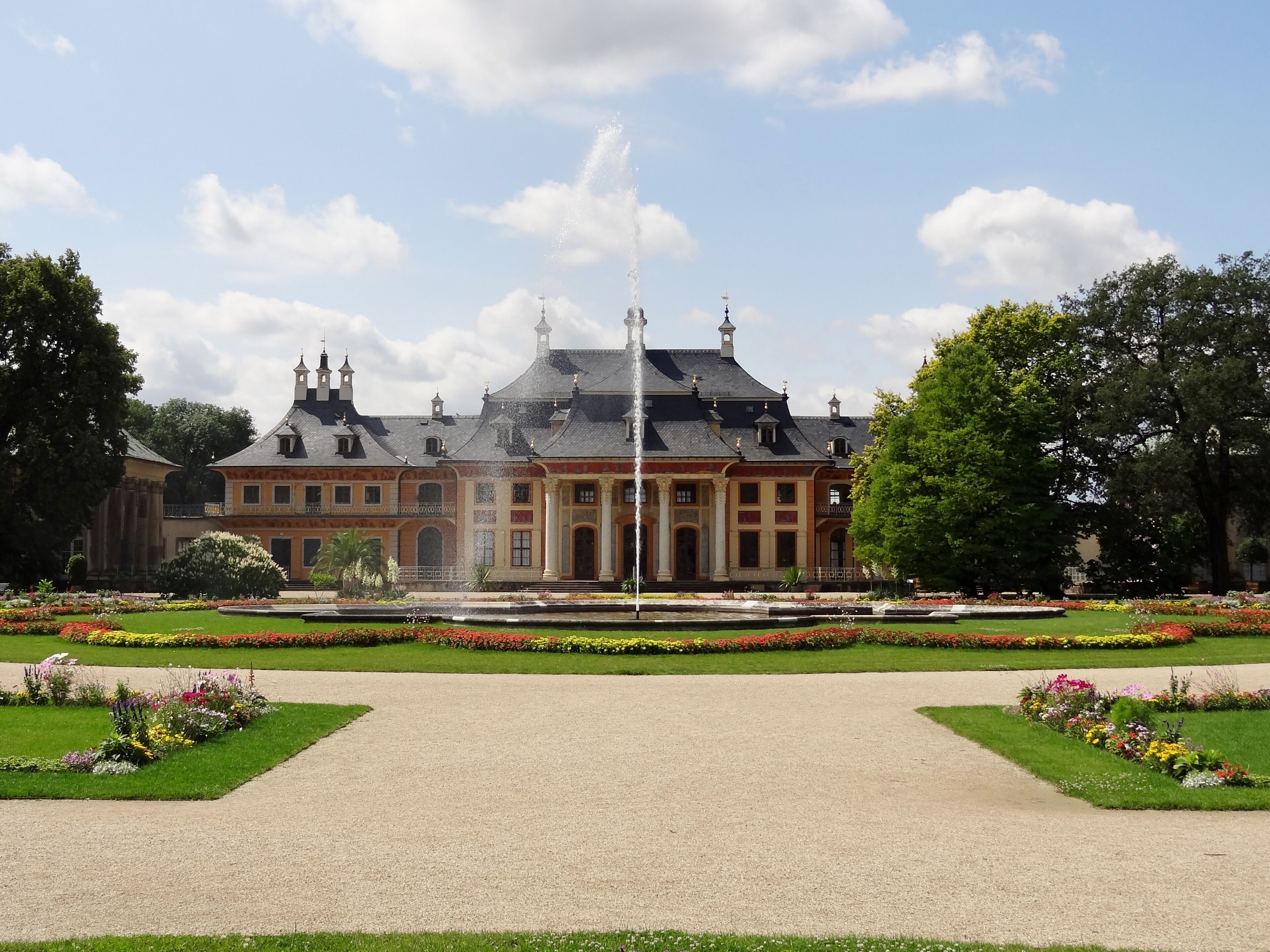 Nordostseite des Wasserpalais des Schlosses Pillnitz, Sachsen, Deutschland