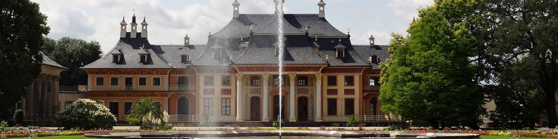 Nordostseite des Wasserpalais des Schlosses Pillnitz, Sachsen, Deutschland