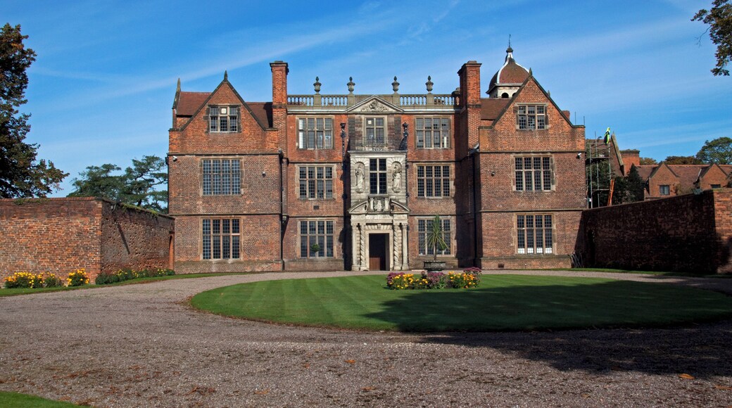 The Hall is a Jacobean Mansion built between 1557 and 1585 by Sir Edward Devereux, MP for Tamworth