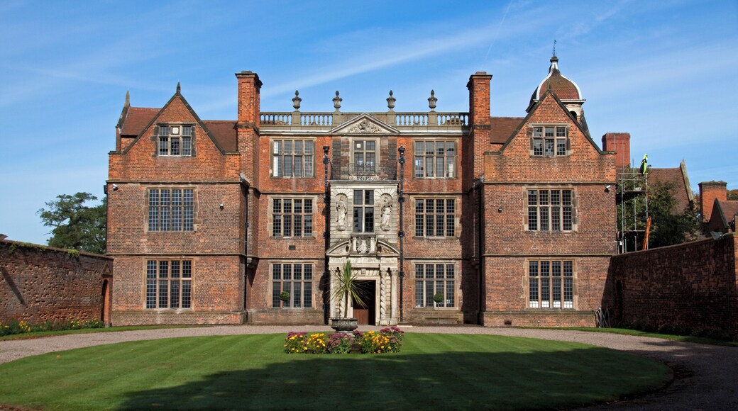 The Hall is a Jacobean Mansion built between 1557 and 1585 by Sir Edward Devereux, MP for Tamworth