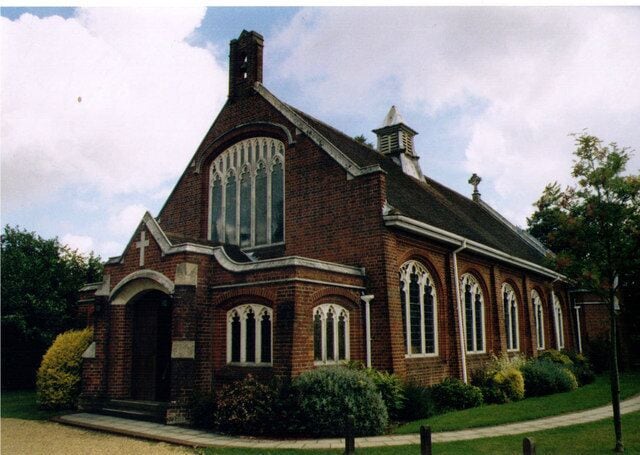 Church of England parish church of St Barnabas, Emmer Green, Reading, Berkshire. Built in 1924.