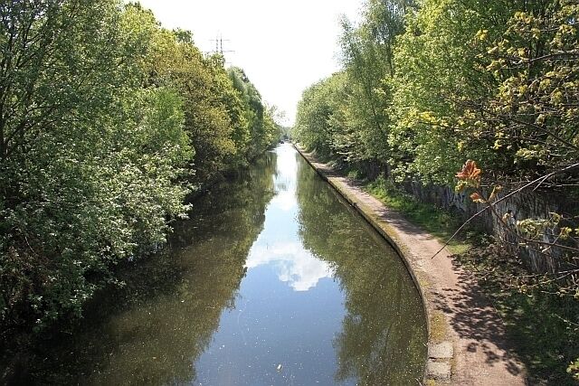Worcester & Birmingham canal, Selly Oak Looking towards Bournville.