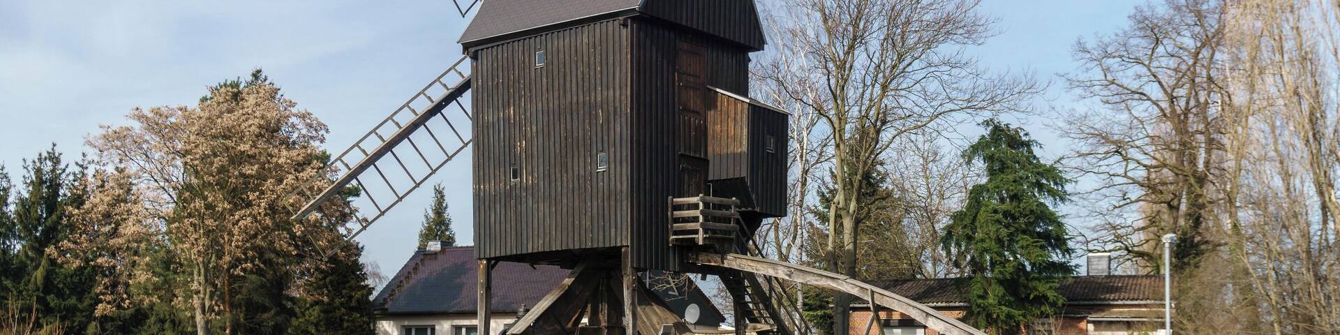Bockwindmühle (Schmidt-Mühle), Am Schützenplatz in Brehna