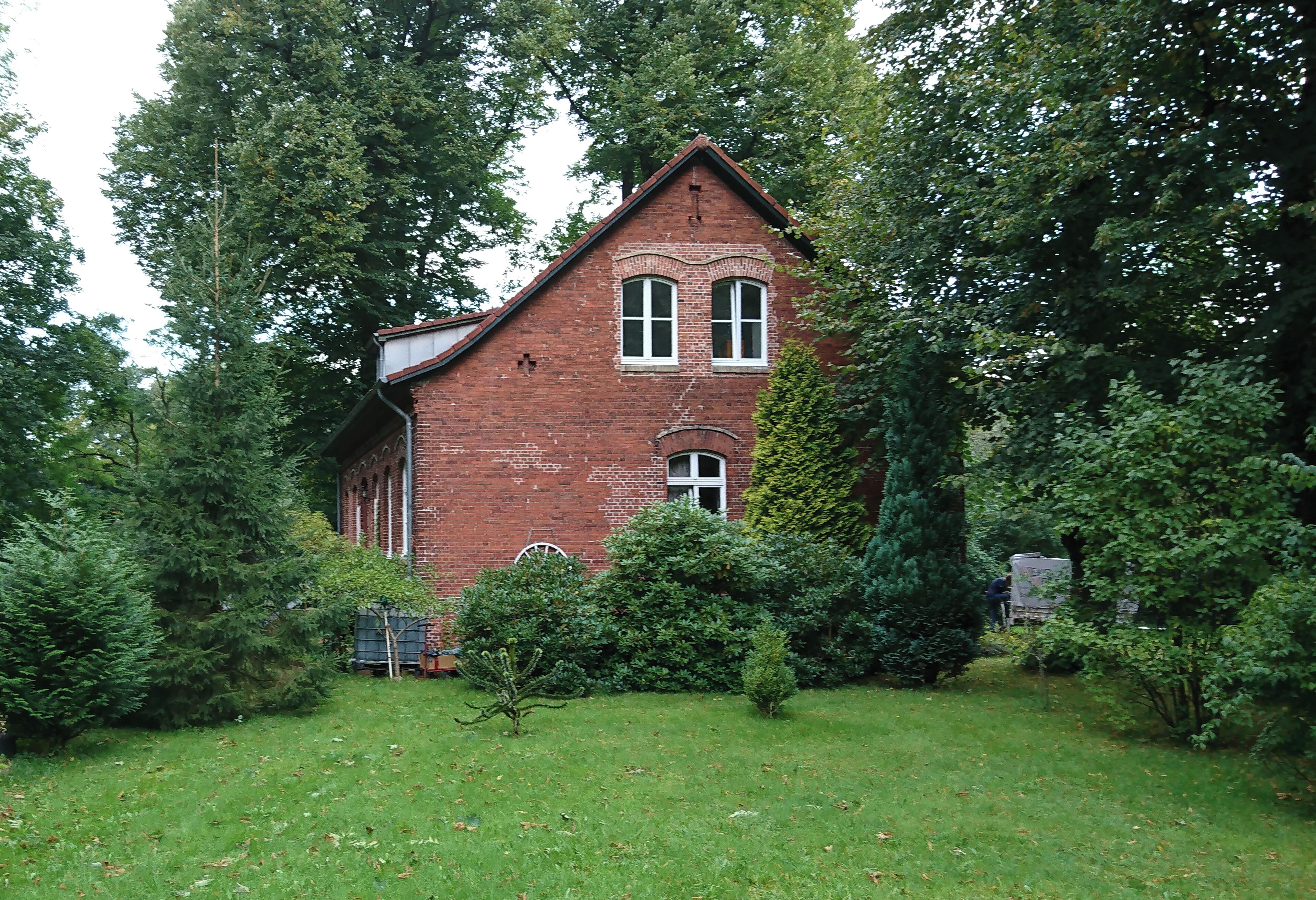 Der Winkelmann'sche Hof an der Tangstedter Landstraße 509. Im November 1989 wurde der Winkelmann’sche Hof symbolisch besetzt und dann saniert. Heute dient er einem Wohnprojekt.