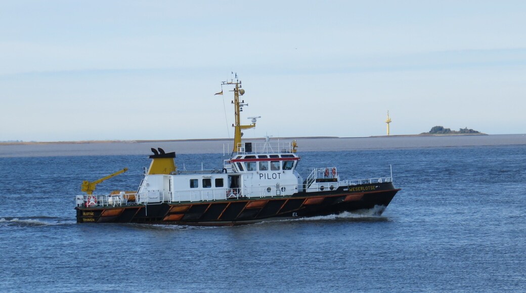 Pilot boat Weserlotse returning to the pilot station at the Geeste estuary