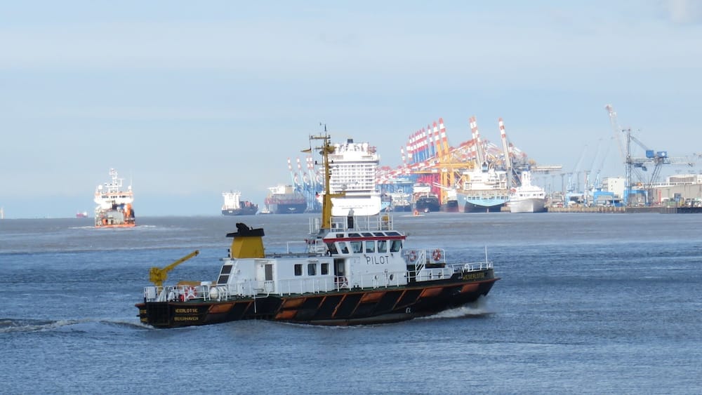 Pilot boat Weserlotse returning to the pilot station at the Geeste estuary