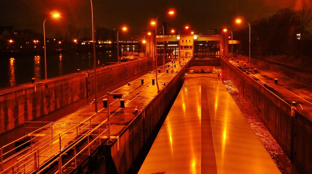 Neckarschleuse in Untertürkheim