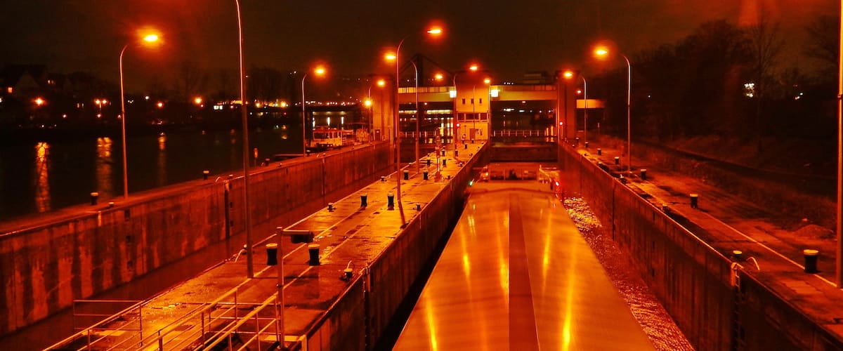 Neckarschleuse in Untertürkheim