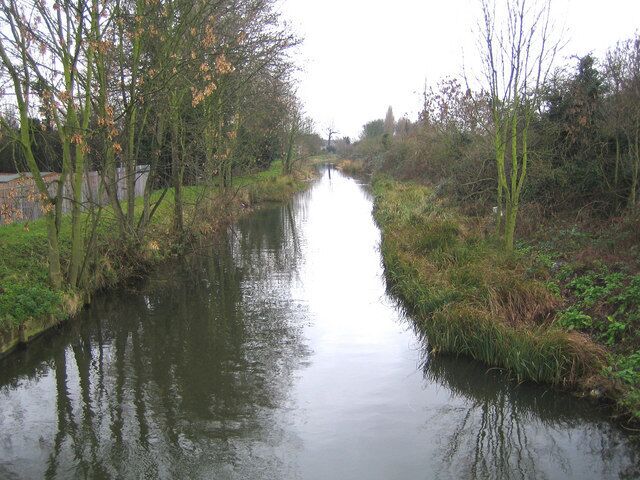 Duke of Northumberland's River in North Feltham Looking upstream from the A312 Fagg's Road bridge.
