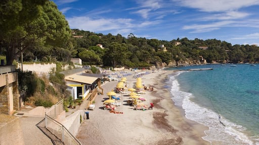 la plage du canadel sur la côte d'azur