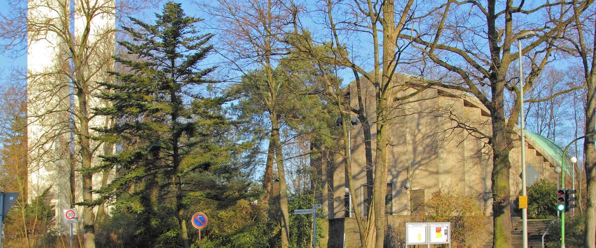 Albertus-Magnus-Kirche in Leverkusen-Schlebusch (Waldsiedlung)
